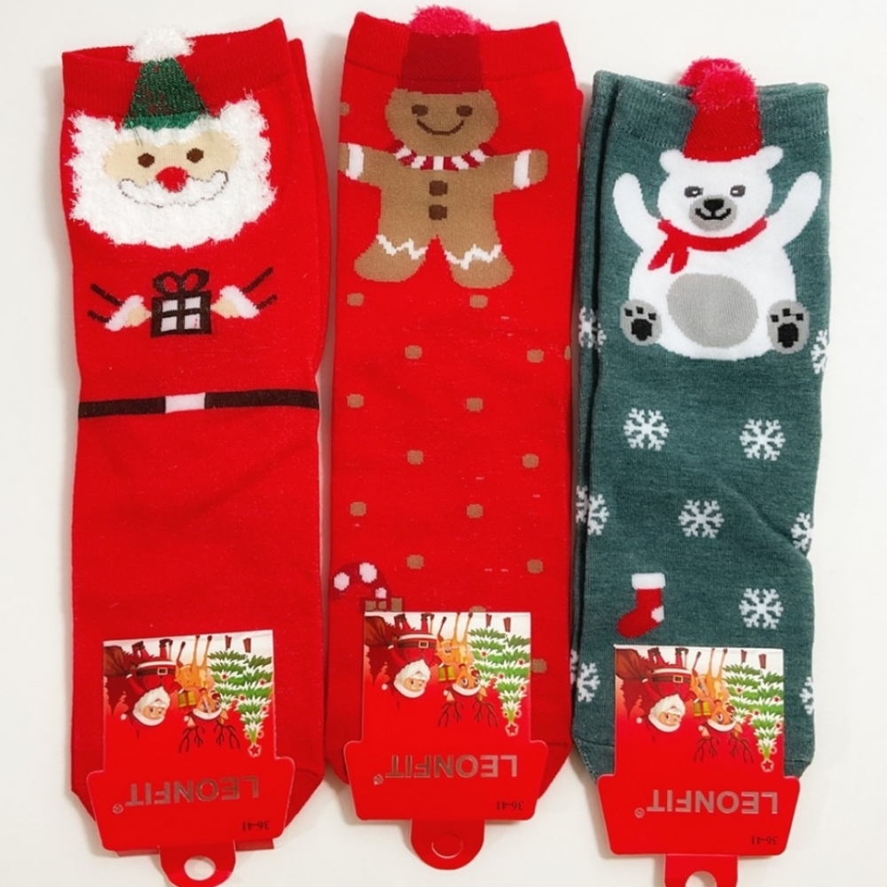 Red Gingerbread Socks